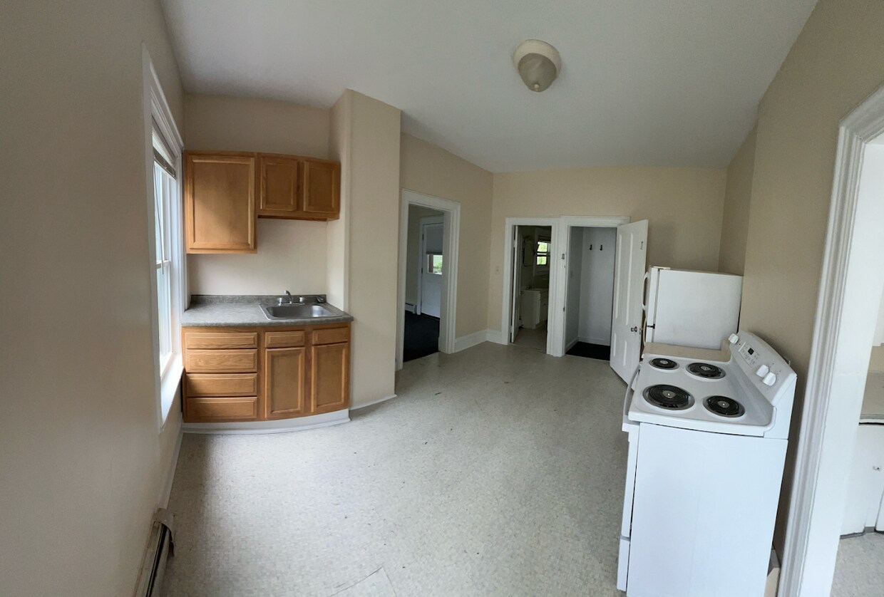 Primary Photo - 21 Loomis St