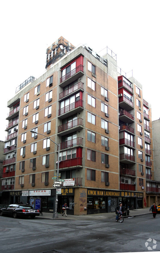 Building Photo - Kwok Wah House Condominium
