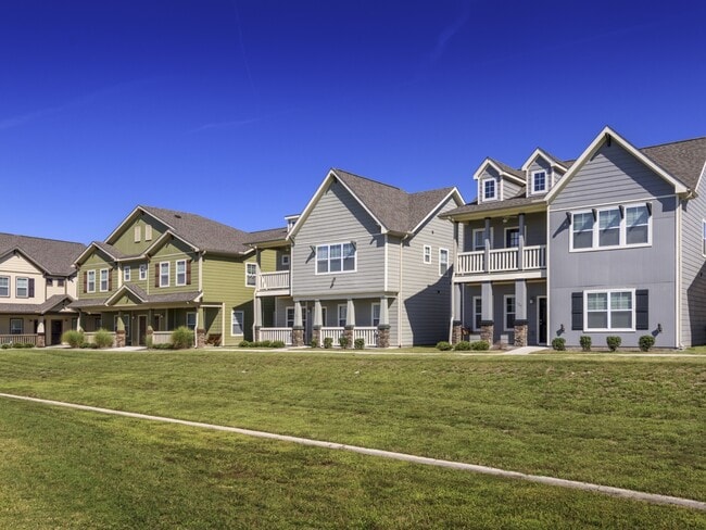 aspen-heights-murfressboro-ext-0043-(ZF-3059-03274-1-003) - Cobalt Row