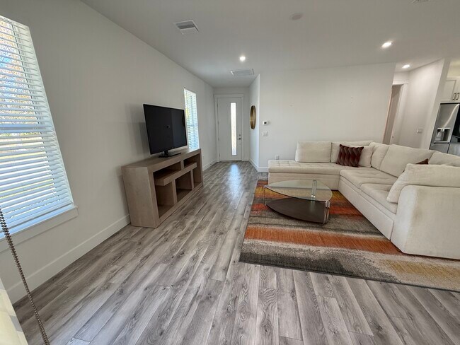 Sala de estar - 1704 5th St