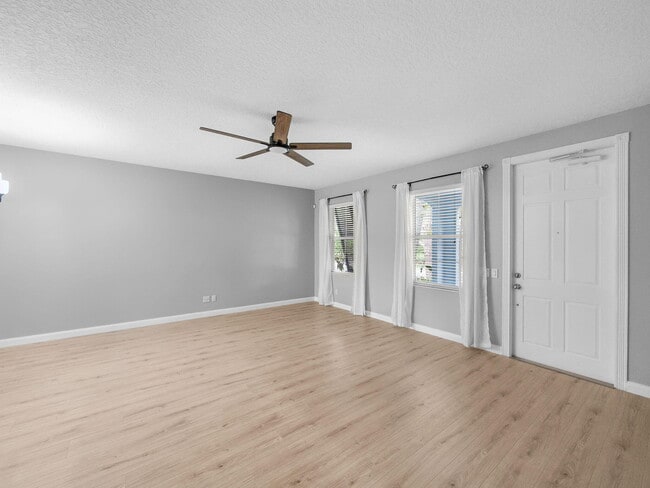 Foto del edificio - 3119 E Community Dr