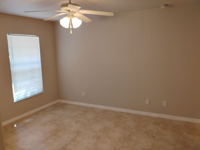 Building Photo - 3/2 Duplex