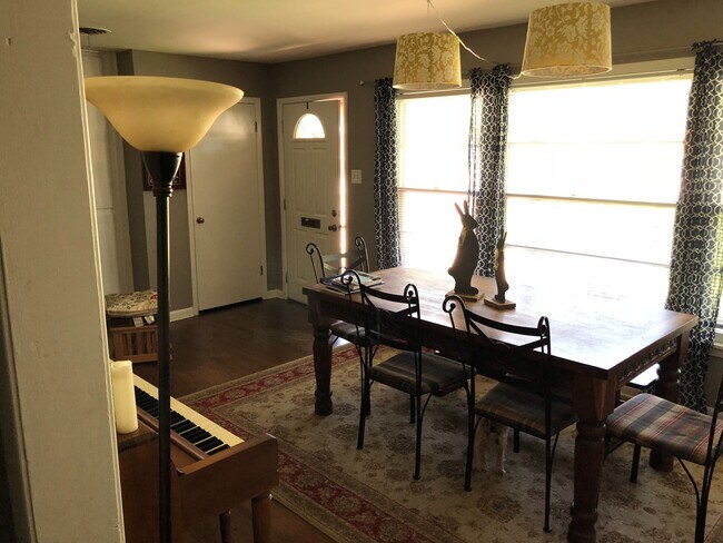 Foto del edificio - 5503 Sam Calloway Rd