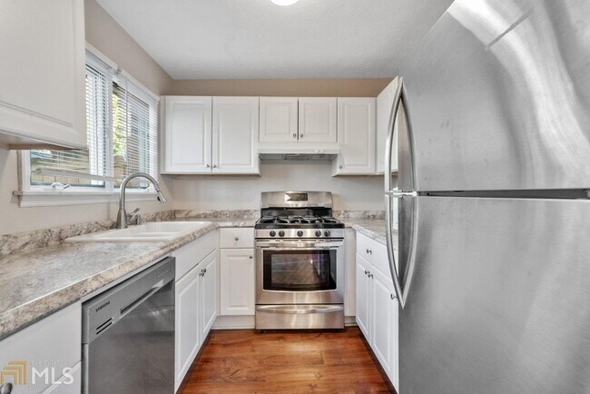 Foto del edificio - 1807 Ashborough Cir