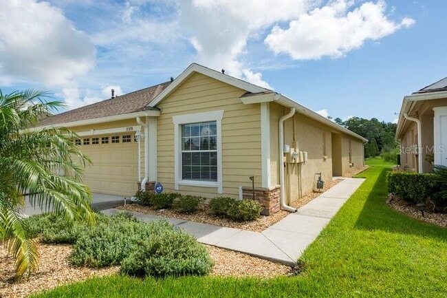 Building Photo - 31955 Stillmeadow Dr