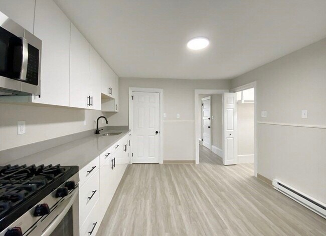 Building Photo - 124 Trenton St