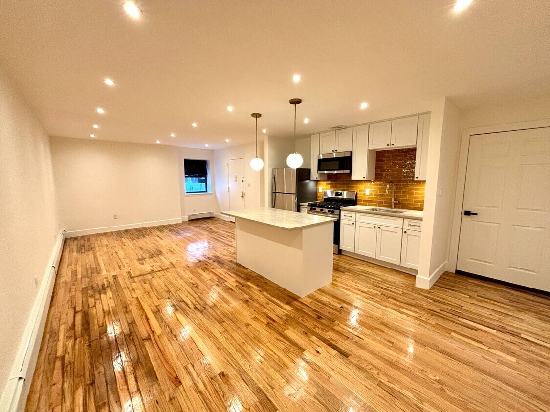 Foto principal - 2182 Davidson Ave