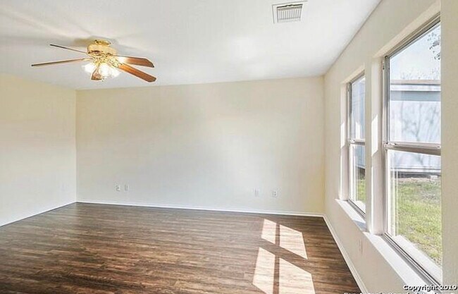 Building Photo - 1645 Sunstone Cir
