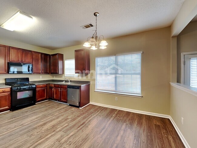 Foto del edificio - 4951 Wewatta St SW