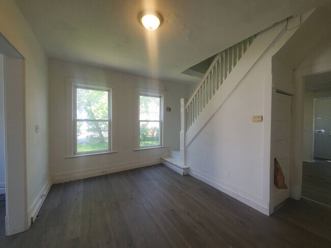 Building Photo - 7401/7311 Brinsmade Ave