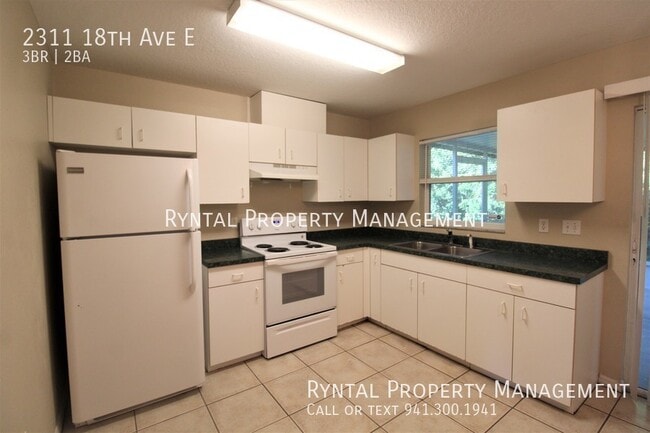 Building Photo - 2311 18th Ave E