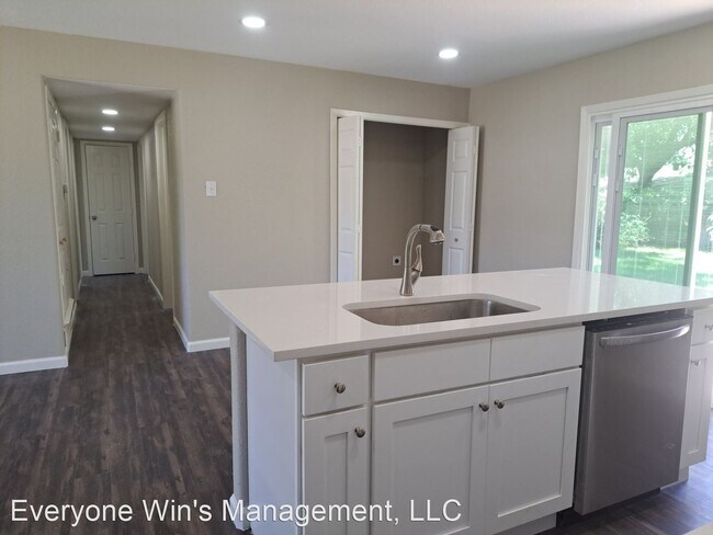 Foto del edificio - 5 br, 2 bath House - 52221 Fairfield