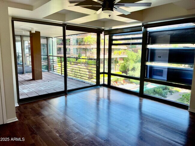 Foto del edificio - 7127 E Rancho Vista Dr