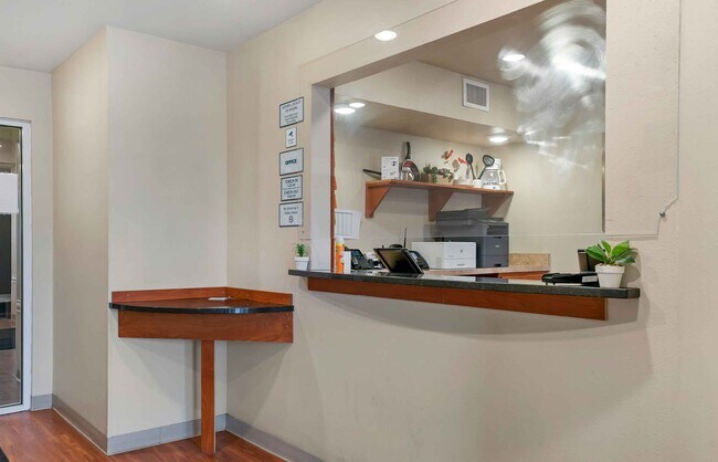 Building Photo - Furnished Studio-Grand Rapids - Wyoming