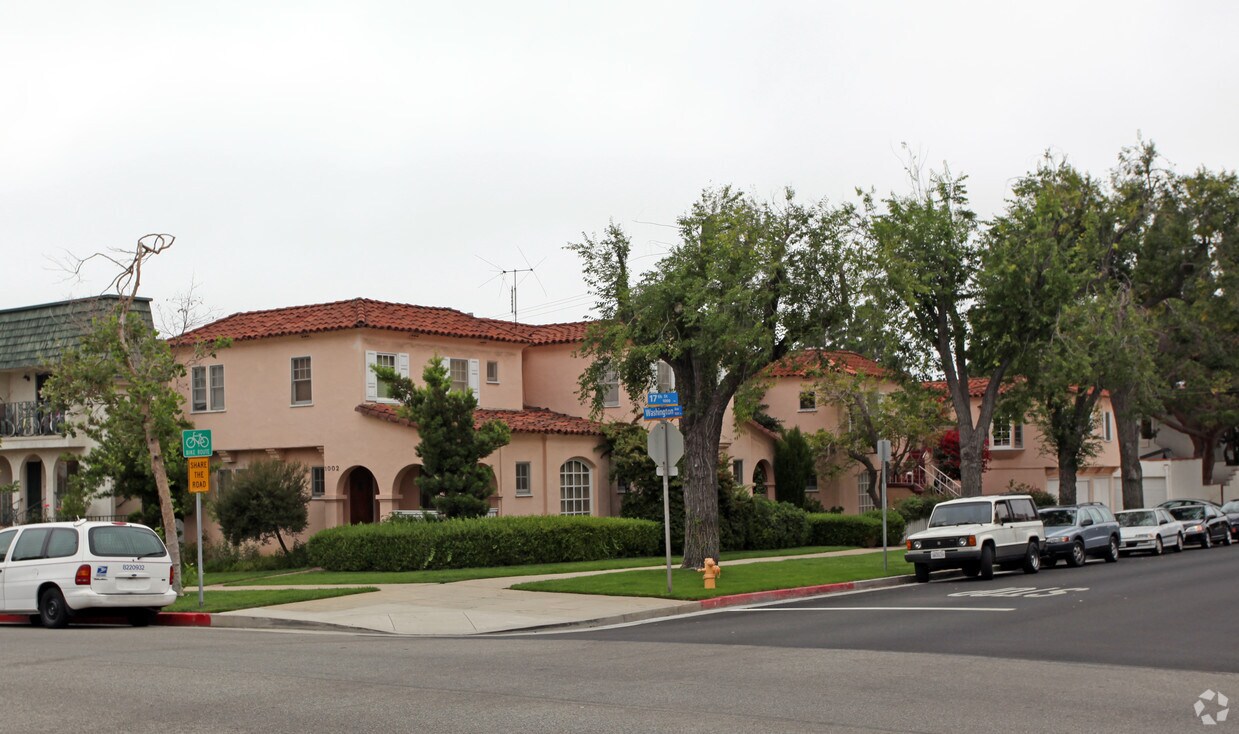 Primary Photo - 1620 Washington Ave