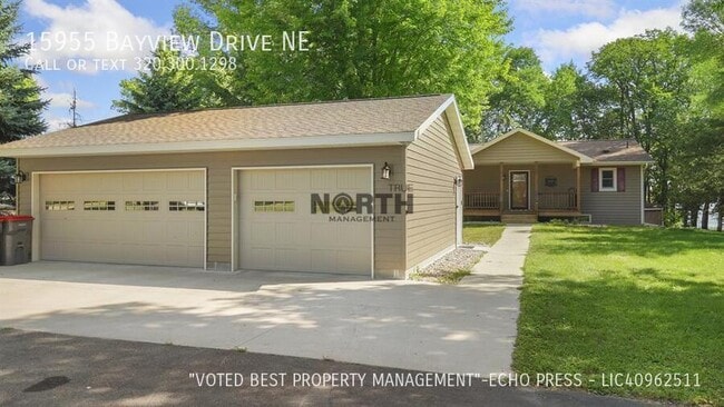 Foto del edificio - 15955 Bayview Dr NE