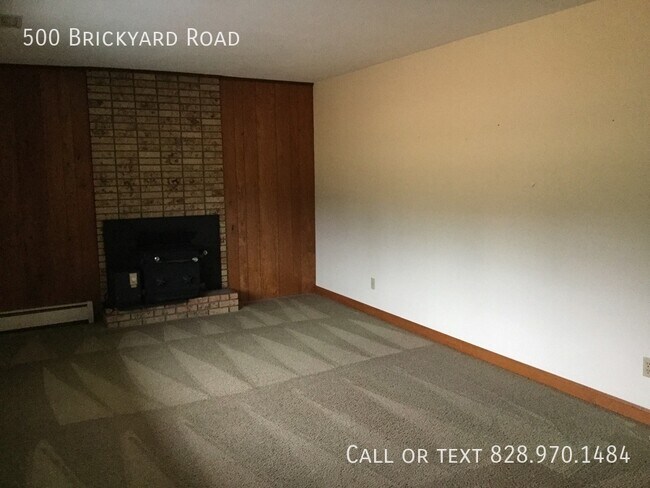 Foto del edificio - 500 Brickyard Rd