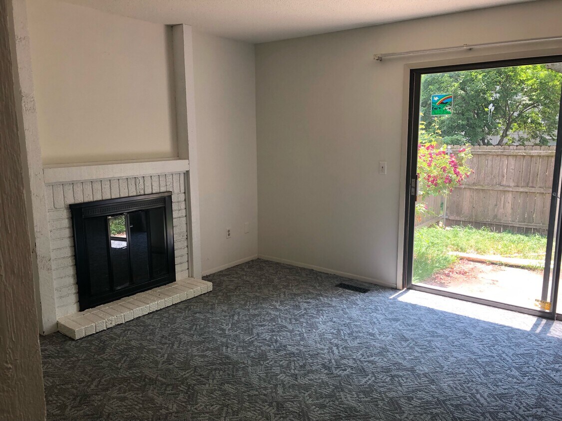 8639 W 108th Pl Unit 8639, Overland Park, KS 66210 Condo for Rent in