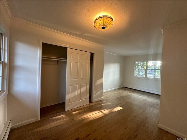 Building Photo - 5 Star Ln