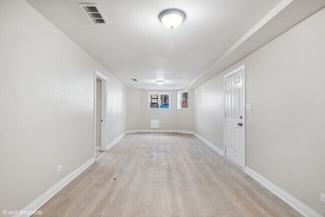 Building Photo - 1510 S Drake Ave
