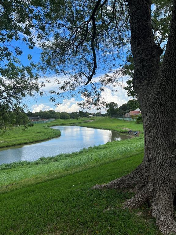 Foto del edificio - 7817 Grove Ridge Dr