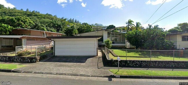 Building Photo - 1655 Onipaa St