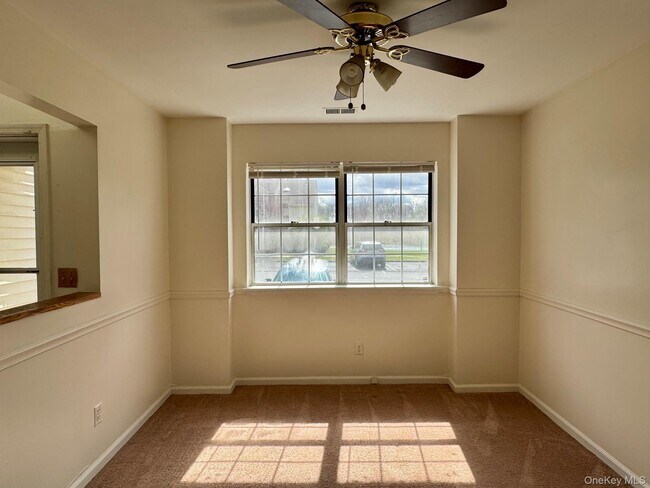 Foto del edificio - 47 Brick Pond Rd
