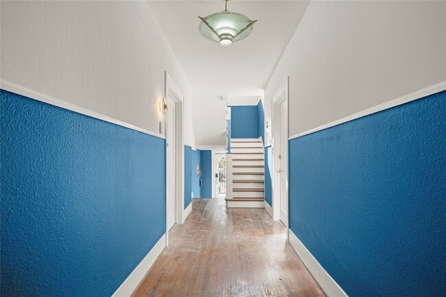 Building Photo - 808 Sul Ross St