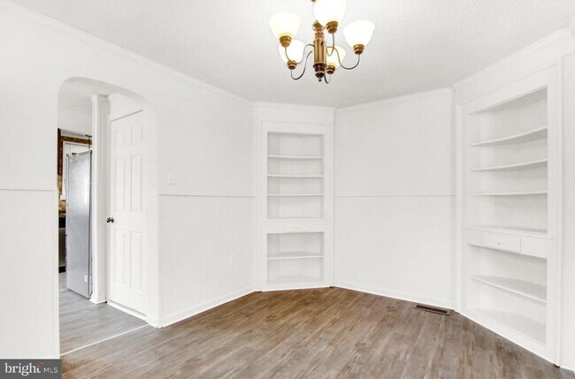 Building Photo - Two Bedroom Home in West York Schools!