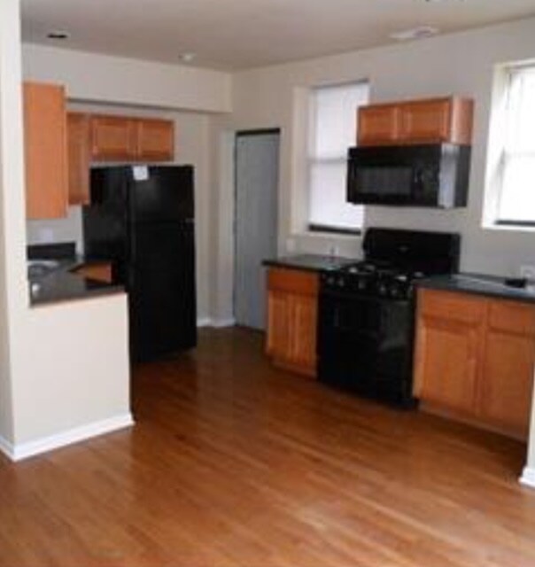 Foto principal - 7851 S Bennett Ave