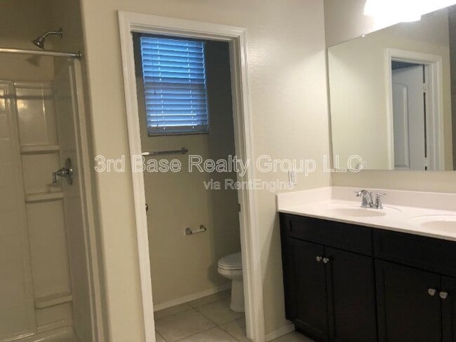 Building Photo - 29916 W Mulberry Dr