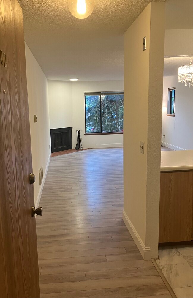 Foto del edificio - 1740 NE 86th St