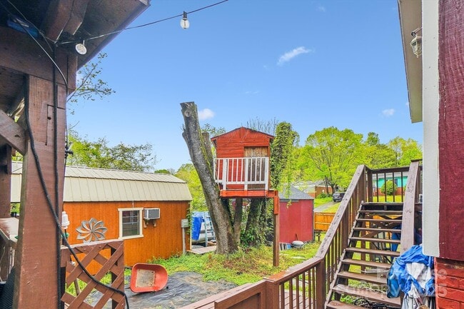 Building Photo - 6800 Deanwood Pl