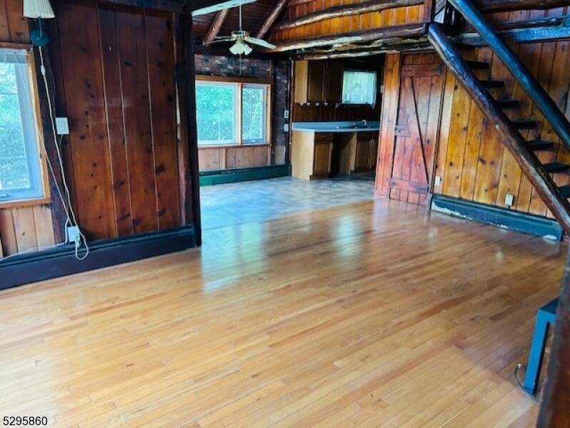 Primary Photo - 447 Lakeside Rd
