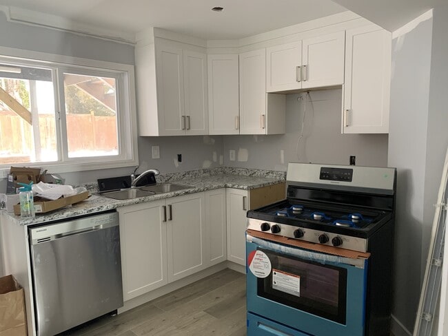 Building Photo - 3639 Dunsmuir Way