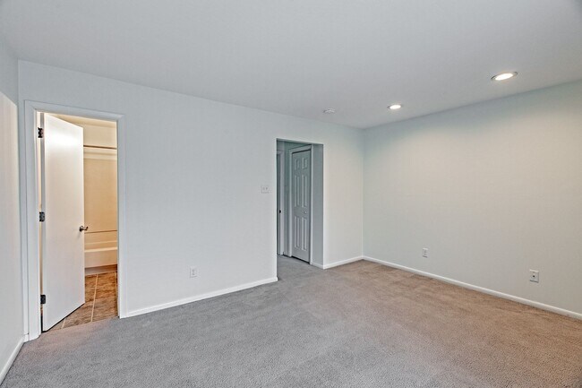 Foto del edificio - 2 bedroom, 2.5 bath townhome in Pike Creek