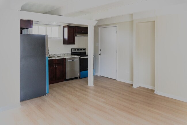 Building Photo - 171 W 154th St