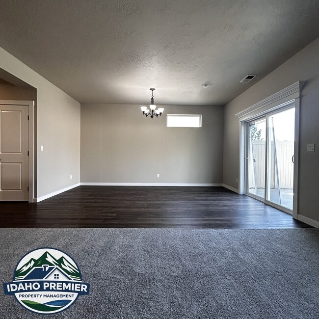 Building Photo - 2052 E Sharptail St