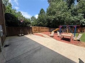 Building Photo - 180 Village Green Ct SW