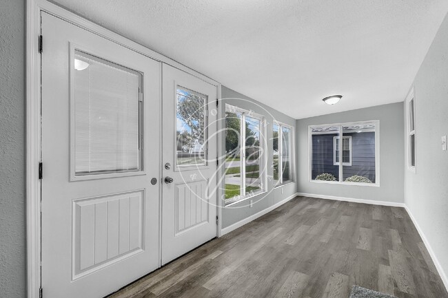 Building Photo - Unique rental opportunity in the heart of ...