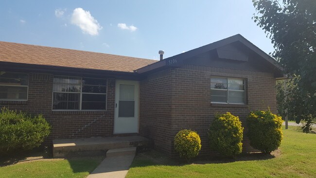 Foto del edificio - 5106 E New Jersey Dr