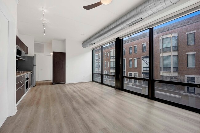 Foto del edificio - 660 W Wayman St