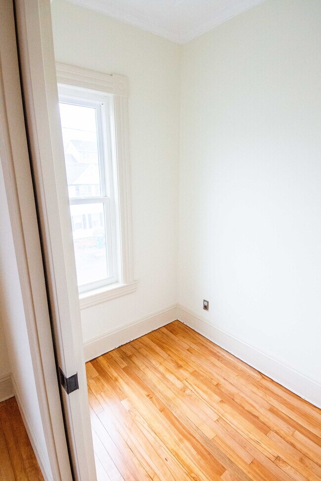 Foto del edificio - 235 Mount Hope St