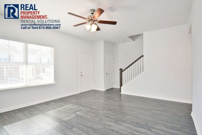 Building Photo - Amazing 3BR/2.5BA Mboro townhome 1mi from I-24! Triple Blackman Schools!