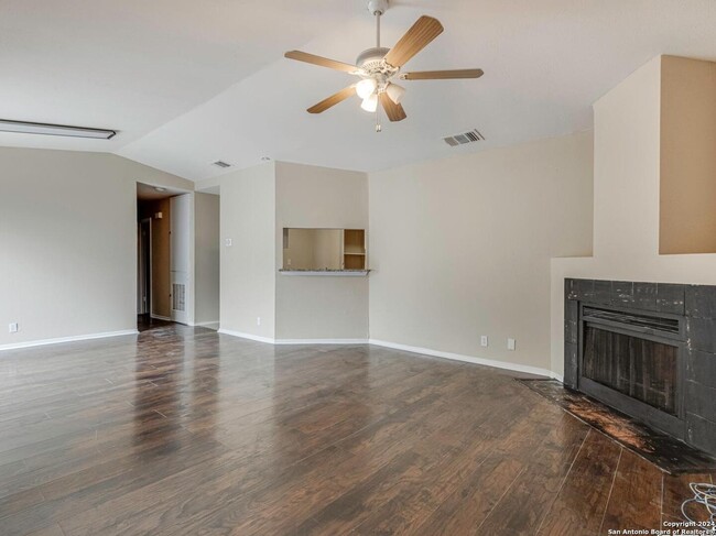Building Photo - 4111 Sunrise Terrace Dr