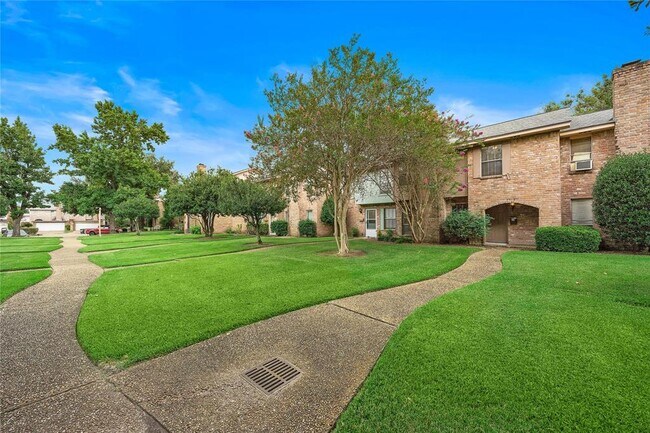 Foto del edificio - 9519 Clanton St