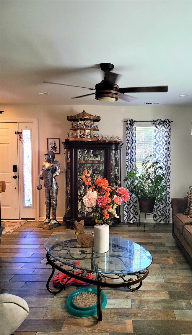 Building Photo - 23 Gristmill Ct