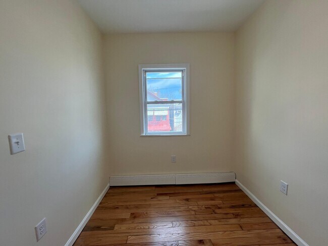 Building Photo - 151 Myrtle Ave