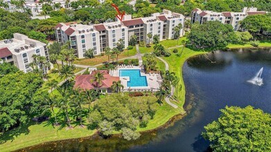 Building Photo - 1915 Lavers Cir