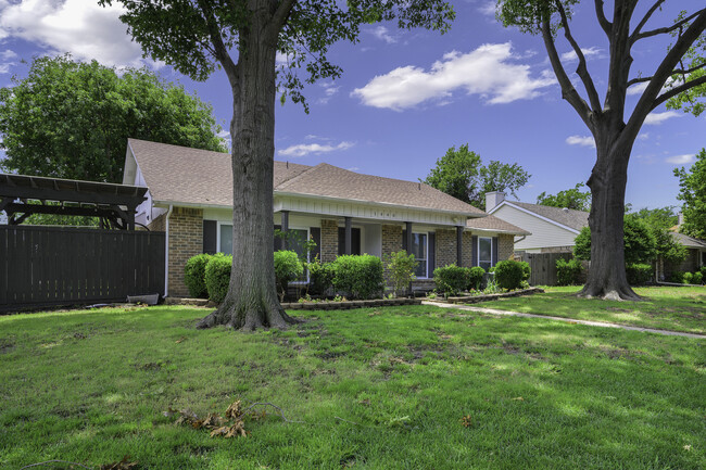 Building Photo - 1440 Colmar Dr